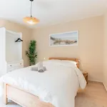 An Entire Spacious House Near To The Centre